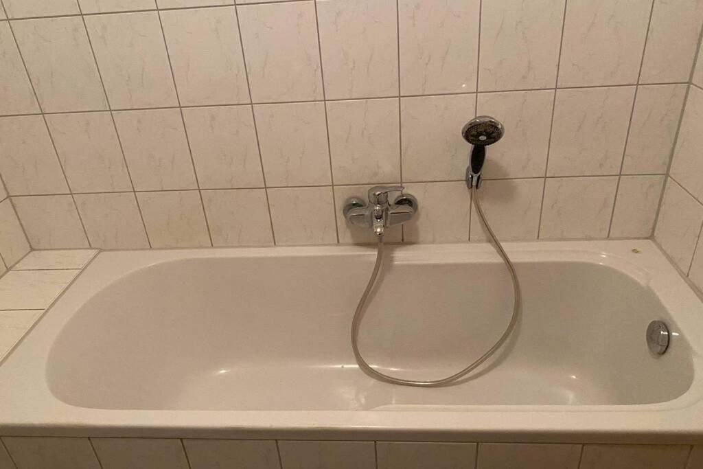 Beste Lage In Rostock: 2-Zimmerwohnung Mit Balkon Im 1.Og Ngoại thất bức ảnh